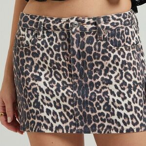 Leopard skirt